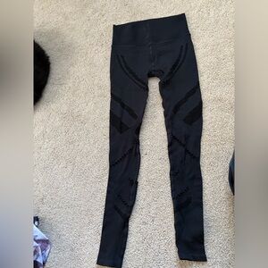 ALO Yoga Laser Cut Leggings